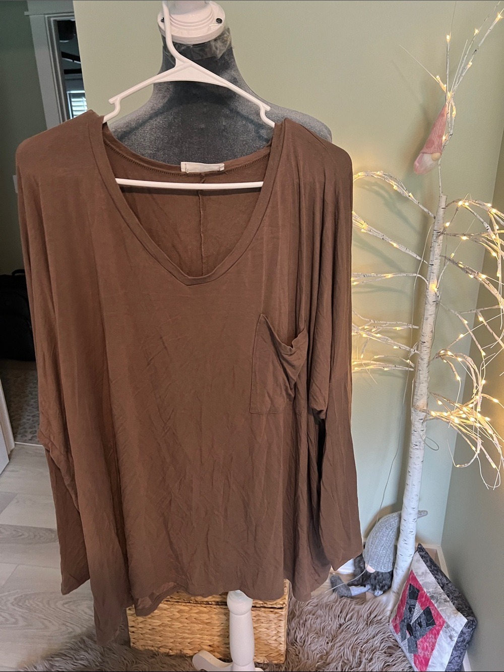 Zenana Outfitters Brown Relaxed V‑Neck Long Sleeve Top